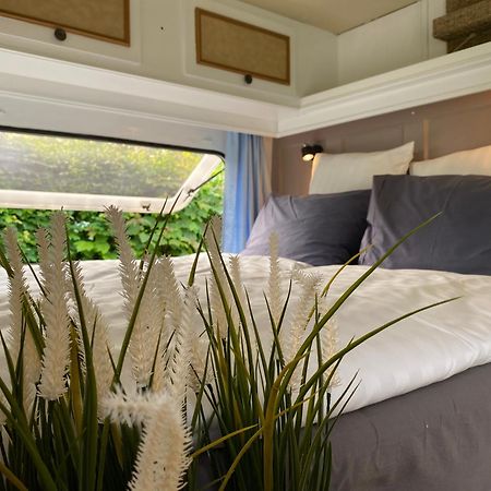 Caravan Stadstuin Goedereede Let Op De Badkamer Moet Met Andere Gasten Gedeeld Worden Bagian luar foto